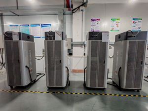 Probador de almacenamiento de energía para vehículos eléctricos de 60V100A y 14 canales con retroalimentación de energía y certificación IE - Product Image 5