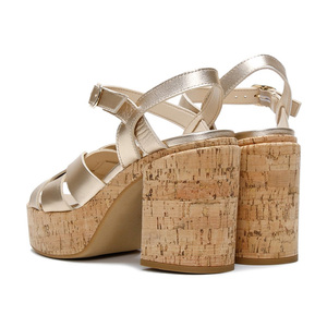 Verano de oro abierto del dedo del pie de corcho tacón hebilla de correa de tobillo damas sandalias de <span class=keywords><strong>plataforma</strong></span> - Product Image 2