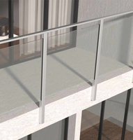 Système de main courante contemporain en verre trempé pour la rénovation de escaliers résidentiels, duplex et maisons jumelées, avec cadres en aluminium