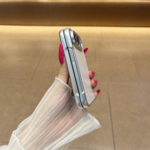 Funda de teléfono de cuero con patrón de cocodrilo y láser de colores para iPhone Ultra, con efecto degradado Aurora, a prueba de golpes y protección rígida. - Product Image 5
