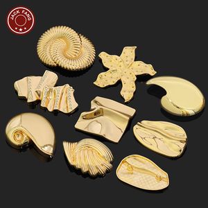 Botones Metálicos con Vástago, Botones Personalizados con Formas Irregulares de Concha, Logotipo Grabado, Botón de Concha Dorada para Ropa - Product Image 3