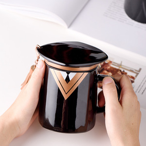 Taza <span class=keywords><strong>de</strong></span> Cerámica con <span class=keywords><strong>Diseño</strong></span> <span class=keywords><strong>de</strong></span> Birrete <span class=keywords><strong>de</strong></span> Doctorado o Licenciatura, Regalo <span class=keywords><strong>de</strong></span> Graduación, Alta Calidad, Resistente a Altas Temperaturas, <span class=keywords><strong>Diseño</strong></span> Moderno y Minimalista, con Tapa, Color JADE - Product Image 4