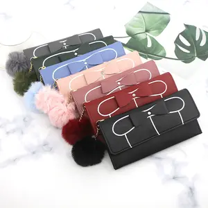 Dompet Genggam Kulit PU Logo Kustom Cetak Digital Dompet Clutch Asli Tempat Kartu Dompet Wanita Mode dengan Bola Rambut