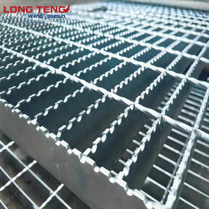 Griglia di scarico in acciaio zincato da 12 pollici per esterni a prova di ruggine, <span class=keywords><strong>copertura</strong></span> per fogna quadrata in metallo, fogli tagliati in argento - Product Image 4