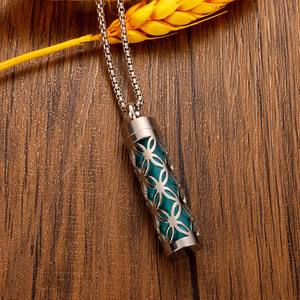 Оптовая продажа полый дизайн из нержавеющей стали Духи диффузор эфирное масло ароматерапия коробка геометрический кулон ожерелье - Product Image 1