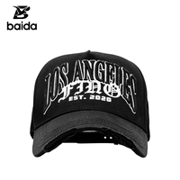 Gorra de béisbol al por mayor de 5 paneles, poliéster/algodón, con bordado 3D de letra B con pedrería, efecto desgastado y estampado de grafiti