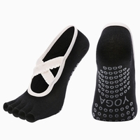 Vente en gros Nouveau style de chaussettes avec poignées pour femmes en dentelle Chaussettes de yoga en coton à 5 orteils Chaussettes de pilates antidérapantes à bout ouvert