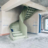 Escalier en colimaçon moderne de luxe durable avec balustrade en fer forgé et main courante métallique pour usage intérieur