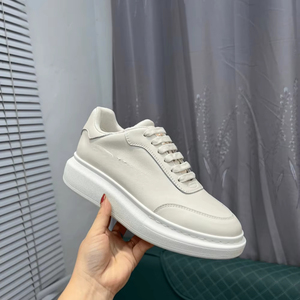 แฟชั่นฤดูใบไม้ผลิ รองเท้าหุ้มข้อสูง สปอร์ต สวมใส่สบาย ลายสก็อตขนาดใหญ่ สไตล์เรโทร น้ำหนักเบา พื้นหนา Mc.Queen Alexander - Product Image 1