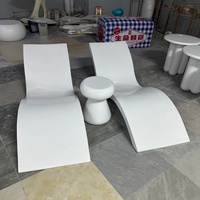 Table basse en fibre de verre, table basse en fibre de verre et verre, table basse en résine, table à thé en fibre de verre avec chaises longues