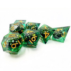 Juego de dados de resina de 7 piezas con borde afilado, núcleo líquido esmeralda, ojos de monstruo Cthulhu multiojos y números dorados para juegos de rol de mesa DnD - Product Image 6