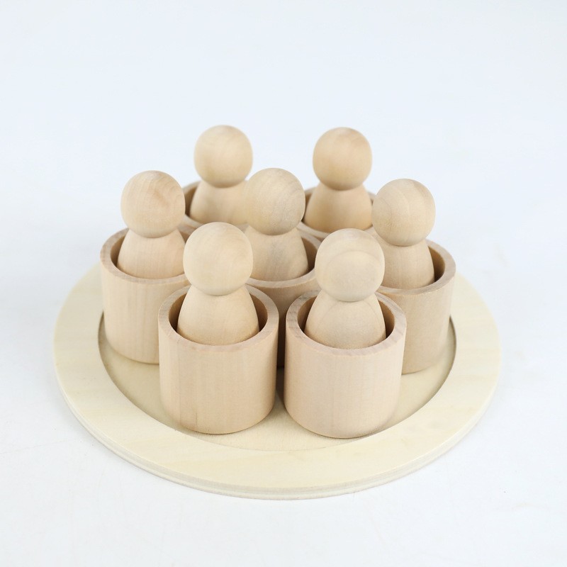 Petite figurine dans une tasse (couleur bois naturel)