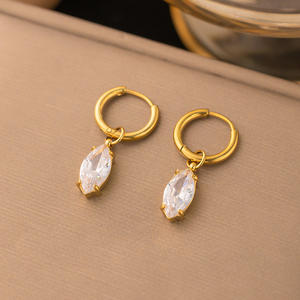 Pendientes de Diseño Minimalista en Acero Inoxidable para Mujer, Venta al Por Mayor, Nueva Colección 2026 - Product Image 3