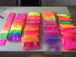 Échantillon gratuit d'approvisionnement d'usine de résine de colorant fluorescent pigment bleu plus brillant pour le plastique <span class=keywords><strong>slime</strong></span> - Product Image 6