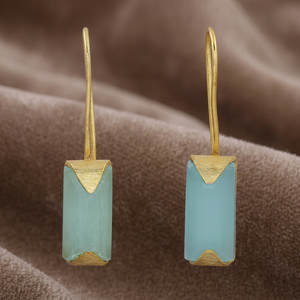 Boucles d'oreilles tendance en argent sterling plaqué or avec pierre de chalcédoine aqua en forme de cloche pour femme, idéales pour mariage et soirée - Casa De - Product Image 3