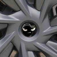 Autocollants décoratifs en aluminium personnalisés avec logo, 56 mm, de luxe, autocollants décoratifs pour carrosserie de voiture, enjoliveurs de roues pour Tesla