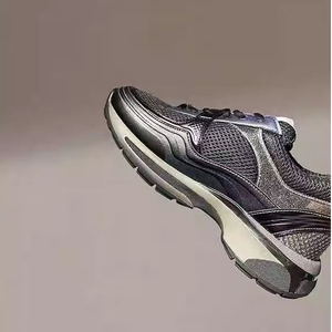 أحذية مشي عصرية جديدة غير رسمية بتصميم عصري أحذية رياضية عالية الجودة للرجال والنساء أحذية رياضية خفيفة - Product Image 6