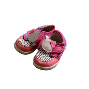Zuecos Abiertos Antideslizantes Color Rosa para Niños Gracer con Decoraciones de Conejo y Zanahoria para Uso en Interiores y Exteriores - Product Image 4