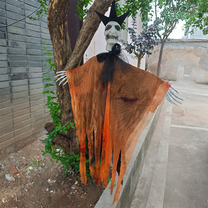 Colgante de Puerta de Calavera de Bruja de Halloween, 125x70cm, Lámina de Plástico Naranja, Decoración para Casa Embrujada, Accesorio para Fiesta - Product Image 1