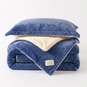 Juego de Ropa de Cama de Terciopelo Liso Azul a Cuadros, Juego de Cuatro Piezas con Falda para Cama, Ropa de Cama de Invierno para el Hogar - Product Image 3