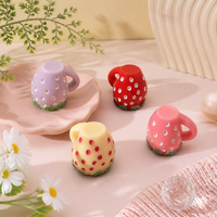 Figurines de dessin animé en résine artificielle en forme de fraises miniatures aux couleurs variées pour décoration de jardin féerique, terrarium et cadeaux de décoration intérieure