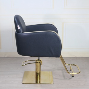 Fauteuil de salon de coiffure de luxe en cuir synthétique beige, structure dorée, pivotant à 360 degrés, en acier, design ergonomique, pour usage en ba - Product Image 4