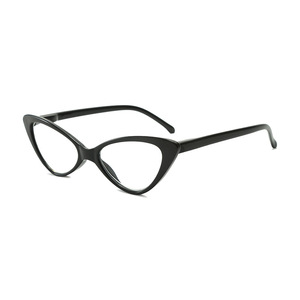 Lunettes de lecture magnétiques pour femmes avec design à suspendre au cou et verres anti-lumière bleue - Product Image 5