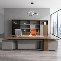 Nuova Scrivania Direzionale Ergonomica 2026, Lussuosa e Resistente, Design Moderno Minimalista a L, Scrivania in Legno con Tavolino Laterale e Spazio di Archiviazione, Foshan