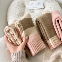 Chaussettes d'hiver en tissu éponge pour femmes, chaussettes thermiques épaisses mi-mollet, chaussettes mignonnes pour filles, fabrication sur mesure OEM, vente en gros