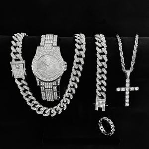 Collar con colgante de cobre con incrustaciones de diamantes estilo hip-hop para hombre, joyería de aleación de alta gama con cadena retorcida, transfronterizo - Product Image 2