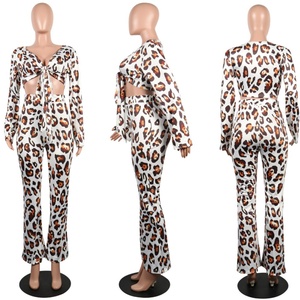 Vivblook Z522ST06 femmes imprimé léopard à manches longues à bretelles haut court pantalon évasé ensemble 2 pièces ensemble femmes - Product Image 1