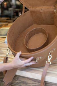 Maleta portátil Caja de sombrero de cuero grande Asa de embalaje Forro de gamuza vintage Caja de sombrero de vaquero Cajas personalizadas de viaje de lujo para sombreros - Product Image 3