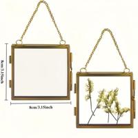 Cadre photo minimaliste carré en verre et laiton avec chaîne de suspension pour la décoration de bureau ou de salle d'étude