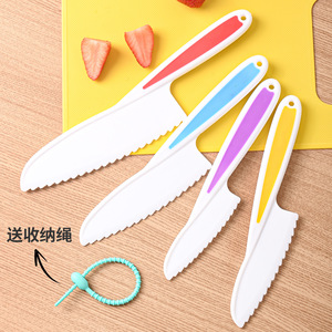 Juego de cuchillos de plástico para niños, 4 piezas, hoja dentada para cortar frutas y pan, corte seguro, edad 4+ - Product Image 1