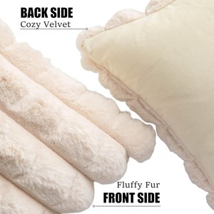Fundas de Almohada Decorativas de Piel Sintética, Suaves y Acogedoras, con Diseño a Cuadros, Fundas de Almohada de Terciopelo para Sofá - Product Image 2