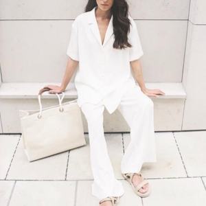 ชุดเซ็ตผ้าลินินสองชิ้นสำหรับผู้หญิง ดีไซน์สปริง เสื้อเชิ้ตผ้าลินินคอปกทรงหลวม กางเกงผ้าลินินขากว้างเอวยางยืด ชุดผ้าลินินเรียบง่าย - Product Image 2