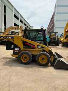 รถตักล้อยางมือสอง Caterpillar 226B CAT 226B พร้อมเครื่องยนต์ ปั๊ม ลูกปืน ราคาดีที่สุด ได้รับการรับรองมาตรฐาน CE - Product Image 4