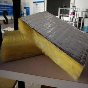 Panneau d'isolation en laine de verre 40 mm avec feuille d'aluminium rectangulaire R6.8, résistance à la compression 200, pour système d'évacuation des fumées - Product Image 3