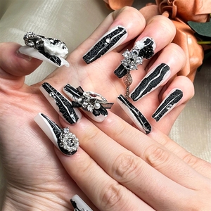 Uñas postizas de acrílico góticas vintage hechas a mano, largas, estilo ataúd, con caja de lujo para arte de uñas. - Product Image 6