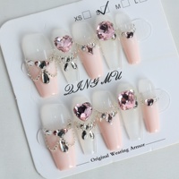 Vente en gros de faux ongles de luxe faits à la main en acrylique, forme carrée et cercueil, longs, couvrance totale 3D, French manucure, motifs papillon/étoile