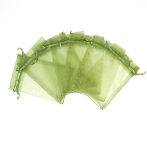 Sacs en <span class=keywords><strong>organza</strong></span> de polyester en gros 7x9cm, petite pochette cadeau, accepte la personnalisation, tissu en maille douce, <span class=keywords><strong>sac</strong></span> d'emballage pour bijoux de Noël - Product Image 3