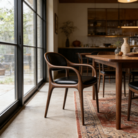 Chaise de salle à manger moderne minimaliste nordique en bois de noyer massif avec dossier en cuir pour la maison, le bar et l'hôtel