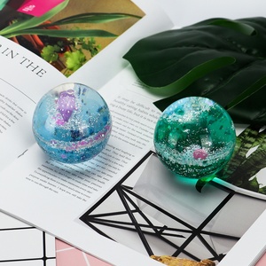 Palla Rimbalzante Galleggiante in Gel Liquido con Glitter, Giocattolo Dinamico con Neve e Sabbia Fluttuante, 60mm 6cm in TPU Cristallino - Product Image 4