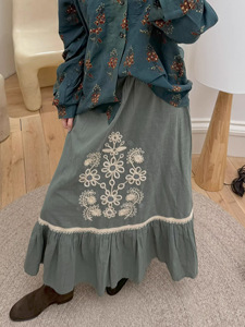 Jupe mi-longue pour femme, style vintage français, broderie unie, respirante, 100% coton, élégante, haut de gamme, design polyvalent - Product Image 3