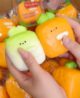 Smilegogo Jouet Squishy en Mousse PU à Remontée Lente, Forme Cube Carotte et Chou Bok Choy, Doux à Presser, Sensoriel, Anti-stress, Unisexe 14+, Cadeau Nouveauté