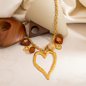 Collar de Acero Inoxidable con Colgante de Resina en Forma de Corazón Grande, Estilo INS, Color Oro 18K, Cadena para Clavícula, Joyería para Mujer - Product Image 5