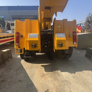 Camion de dépannage intégré SINOTRUK HOWO 8x4 pour travaux lourds |   Capacité de 20 à 25 tonnes |   Grue de remorquage hydraulique haute résistance de 20 tonnes - Product Image 6