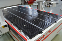 Router CNC de un solo husillo de 9kW, 1300x2500mm, con mesa de vacío y magazín ATC de 12 herramientas tipo disco para madera y metal