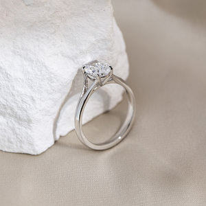Bague de fiançailles Messi Jewelry MSR-1729 en or 18 carats, forme ovale, design classique, diamant solitaire, diamant cultivé en laboratoire - Product Image 2