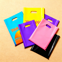 Sacs cadeaux plats découpés à l'emporte-pièce, sacs en PE découpés à l'emporte-pièce, sacs personnalisés réutilisables avec poignée longue, imprimés en sérigraphie